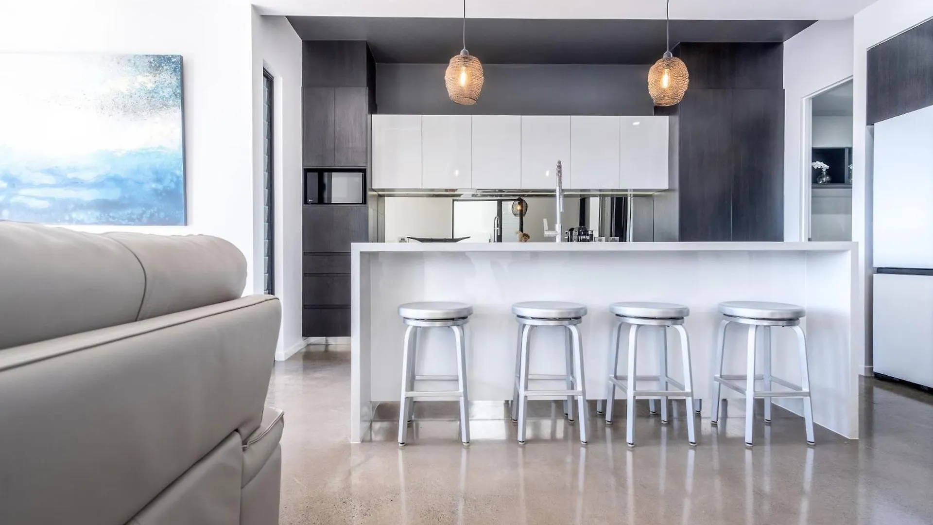 Holiday home Luxury Lakeside Living At Birtinya Kawana Waters
